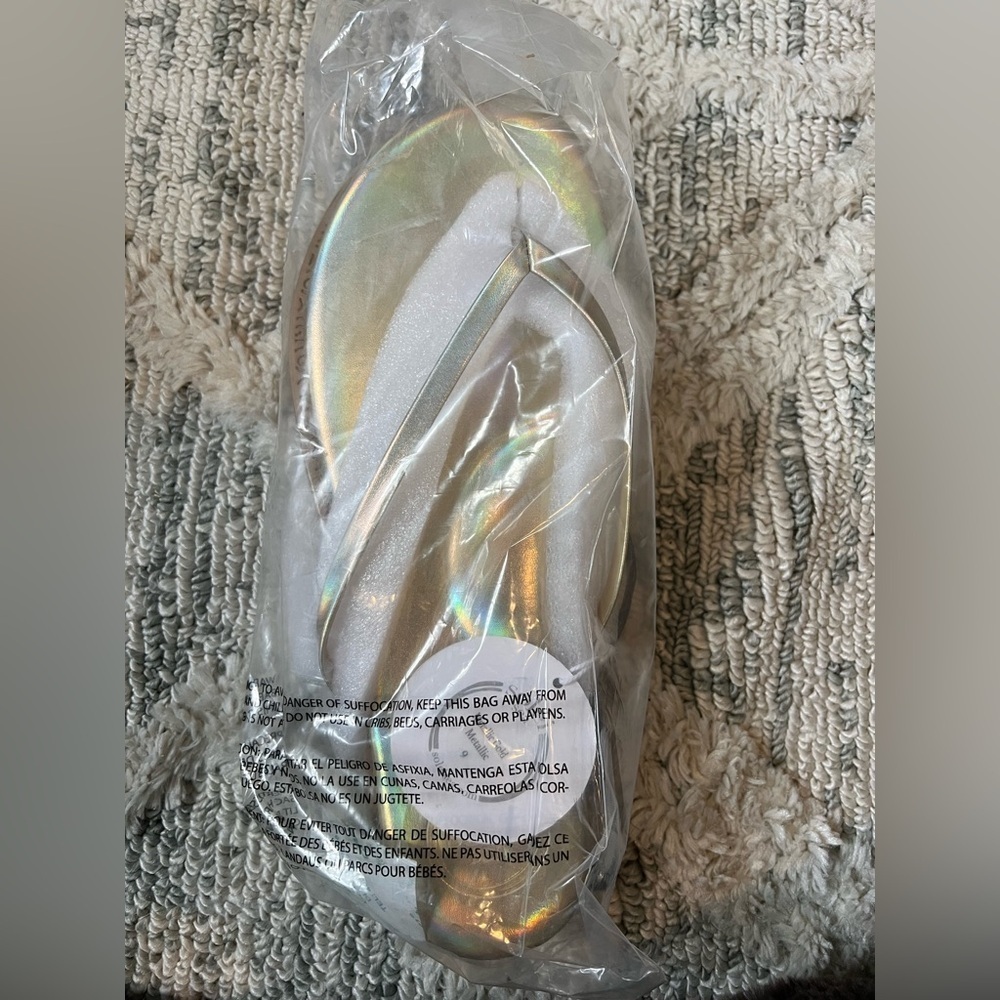NWT Soléi Sea Indie Flip-Flop Sandals – Metallic Gold - Picture 1 of 4